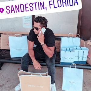 Meet your Posher, Jhon v